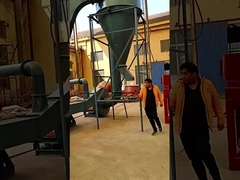 مشتریان آسیاب ریموند را می پذیرند